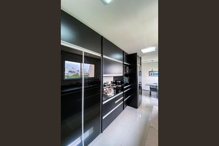 Apartamento para alugar com 178m², 3 quartos e 3 vagasCozinha