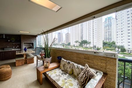 Apartamento para alugar com 178m², 3 quartos e 3 vagasVaranda