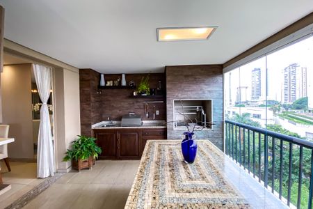 Apartamento para alugar com 178m², 3 quartos e 3 vagasVaranda