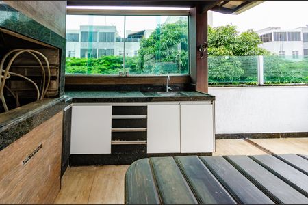 Apartamento à venda com 140m², 3 quartos e 1 vaga Apartamento à venda com 140m², 3 quartos e 1 vagaCobertura