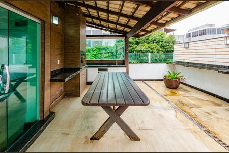 Apartamento à venda com 140m², 3 quartos e 1 vaga Apartamento à venda com 140m², 3 quartos e 1 vagaCobertura