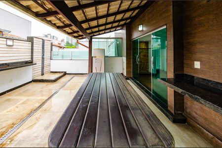 Apartamento à venda com 140m², 3 quartos e 1 vaga Apartamento à venda com 140m², 3 quartos e 1 vagaCobertura