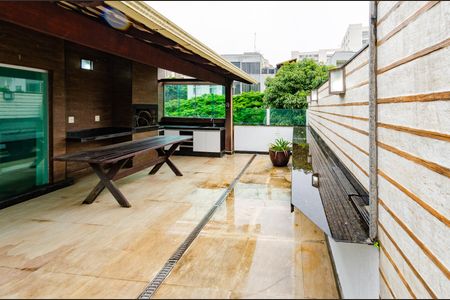 Apartamento à venda com 140m², 3 quartos e 1 vaga Apartamento à venda com 140m², 3 quartos e 1 vagaCobertura