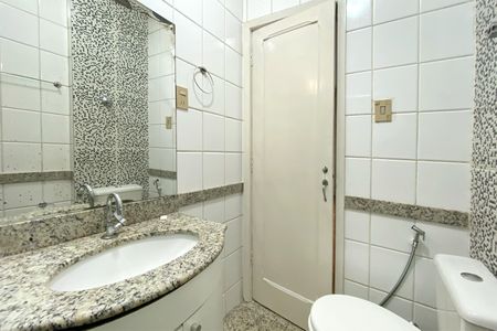 Apartamento para alugar com 60m², 2 quartos e sem vagaBanheiro da Suíte