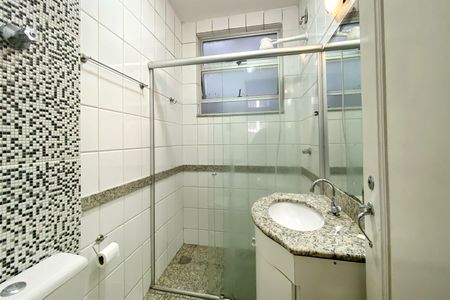 Banheiro da Suíte de apartamento para alugar com 2 quartos, 60m² em Funcionários, Belo Horizonte