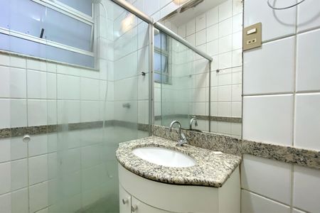 Apartamento para alugar com 60m², 2 quartos e sem vagaBanheiro da Suíte