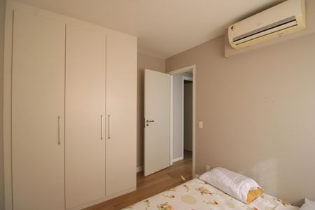 Apartamento à venda com 101m², 3 quartos e 2 vagasQuarto 2