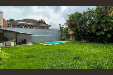 Casa para alugar com 300m², 2 quartos e 3 vagasQuintal