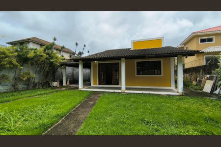 Casa para alugar com 300m², 2 quartos e 3 vagasQuintal