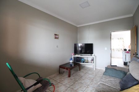 Casa à venda com 80m², 3 quartos e 2 vagasSala - Casa 02