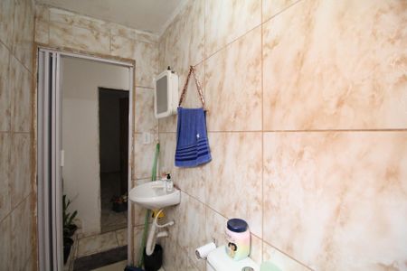 Casa à venda com 80m², 3 quartos e 2 vagasBanheiro