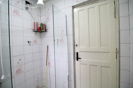 Casa à venda com 80m², 3 quartos e 2 vagasBanheiro - Casa 01