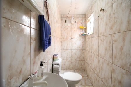 Casa à venda com 80m², 3 quartos e 2 vagasBanheiro