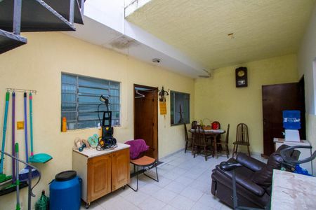 Casa à venda com 148m², 3 quartos e 3 vagas Casa à venda com 148m², 3 quartos e 3 vagasÁrea externa