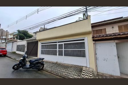 Casa à venda com 148m², 3 quartos e 3 vagas Casa à venda com 148m², 3 quartos e 3 vagasFachada
