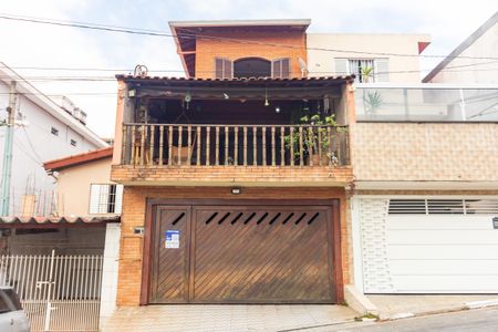 Casa à venda com 232m², 4 quartos e 2 vagasFachada