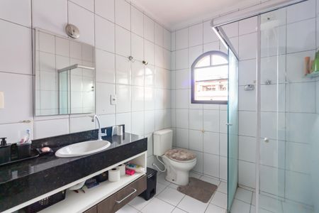 Casa à venda com 232m², 4 quartos e 2 vagasBanheiro