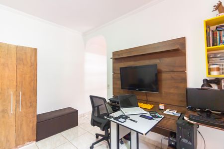 Casa à venda com 232m², 4 quartos e 2 vagasEscritório