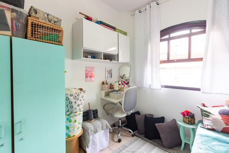 Casa à venda com 232m², 4 quartos e 2 vagasQuarto 2