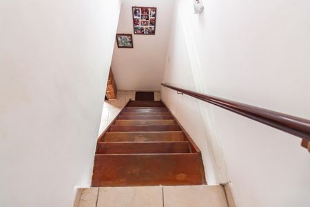 Casa à venda com 232m², 4 quartos e 2 vagasEscada