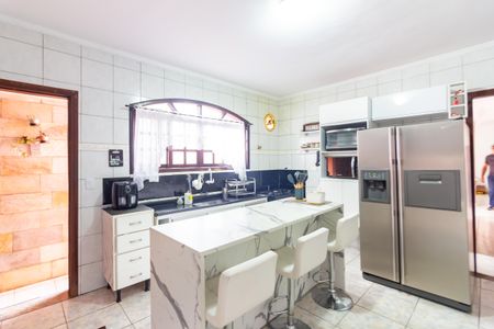 Casa à venda com 232m², 4 quartos e 2 vagasCozinha 
