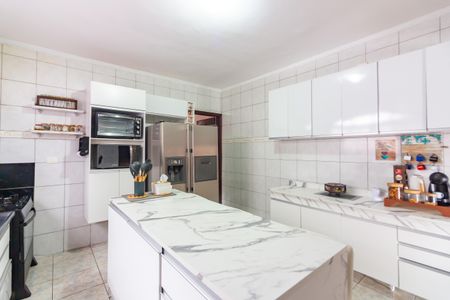 Casa à venda com 232m², 4 quartos e 2 vagasCozinha 