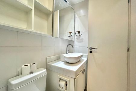 Apartamento para alugar com 55m², 2 quartos e 1 vaga Apartamento para alugar com 55m², 2 quartos e 1 vagaBanheiro