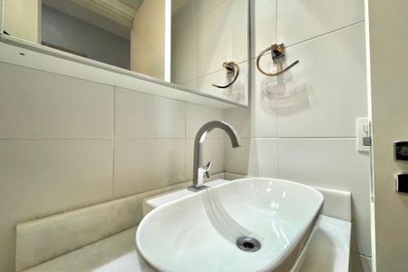 Apartamento para alugar com 55m², 2 quartos e 1 vaga Apartamento para alugar com 55m², 2 quartos e 1 vagaBanheiro