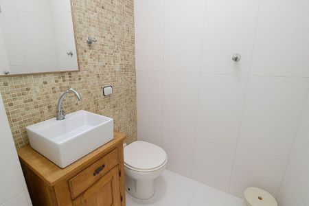 Casa à venda com 150m², 3 quartos e 1 vaga Casa à venda com 150m², 3 quartos e 1 vagaBanheiro