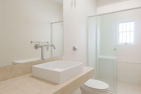 Casa à venda com 150m², 3 quartos e 1 vaga Casa à venda com 150m², 3 quartos e 1 vagaBanheiro