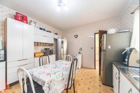 Casa à venda com 120m², 2 quartos e 2 vagas Casa à venda com 120m², 2 quartos e 2 vagasCozinha