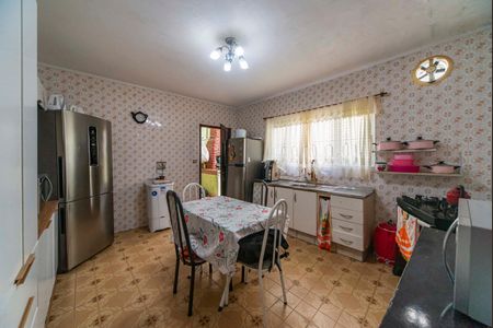 Casa à venda com 120m², 2 quartos e 2 vagas Casa à venda com 120m², 2 quartos e 2 vagasCozinha