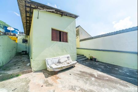 Casa à venda com 120m², 2 quartos e 2 vagas Casa à venda com 120m², 2 quartos e 2 vagasCasa Fundos