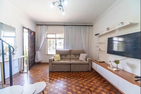Casa à venda com 120m², 2 quartos e 2 vagas Casa à venda com 120m², 2 quartos e 2 vagasSala