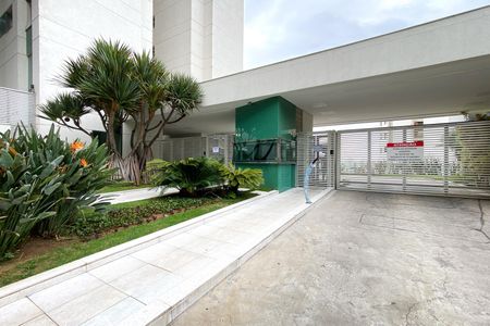 Apartamento à venda com 159m², 3 quartos e 3 vagasFachada