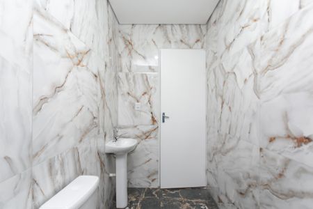 Apartamento para alugar com 60m², 2 quartos e sem vaga Apartamento para alugar com 60m², 2 quartos e sem vagaBanheiro