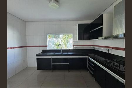 Casa de Condomínio para alugar com 4 quartos, 365m² em Dos Ipês, Vespasiano