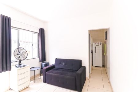 Sala de casa para alugar com 1 quarto, 50m² em Inhaúma, Rio de Janeiro