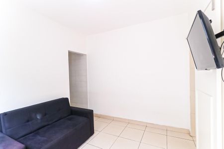 Sala de casa para alugar com 1 quarto, 50m² em Inhaúma, Rio de Janeiro