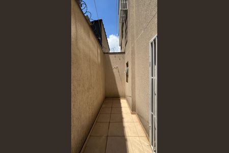 Apartamento para alugar com 63m², 2 quartos e 1 vagaQuarto 1 Varanda