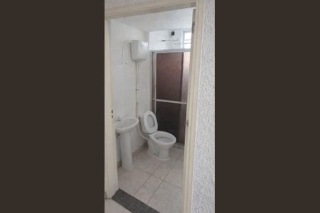 Banheiro de apartamento para alugar com 2 quartos, 38m² em Campo Grande, Rio de Janeiro