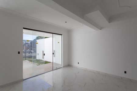 Casa para alugar com 149m², 3 quartos e 2 vagasSala