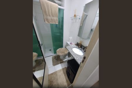 Banheiro de apartamento para alugar com 1 quarto, 34m² em Canhema, Diadema