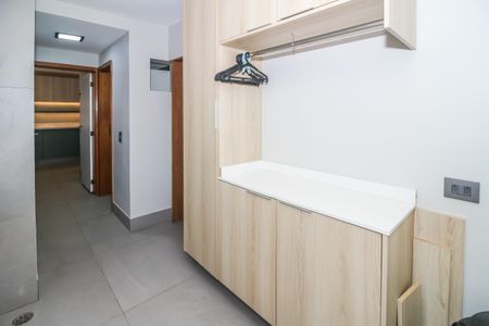 Apartamento para alugar com 172m², 4 quartos e 3 vagas Apartamento para alugar com 172m², 4 quartos e 3 vagasÁrea de Serviço