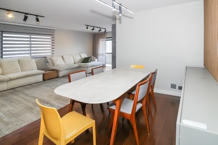 Apartamento para alugar com 172m², 4 quartos e 3 vagas Apartamento para alugar com 172m², 4 quartos e 3 vagasSala