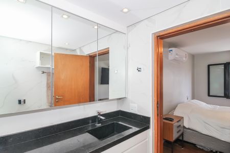 Apartamento para alugar com 172m², 4 quartos e 3 vagas Apartamento para alugar com 172m², 4 quartos e 3 vagasBanheiro da Suíte 1