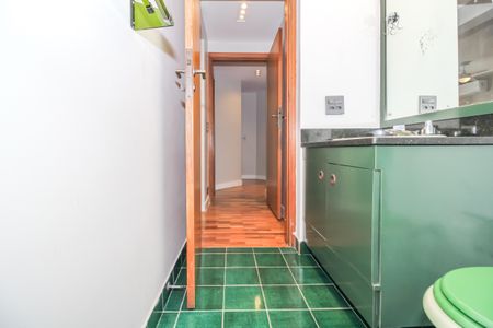 Apartamento para alugar com 172m², 4 quartos e 3 vagas Apartamento para alugar com 172m², 4 quartos e 3 vagasBanheiro da Suíte 2