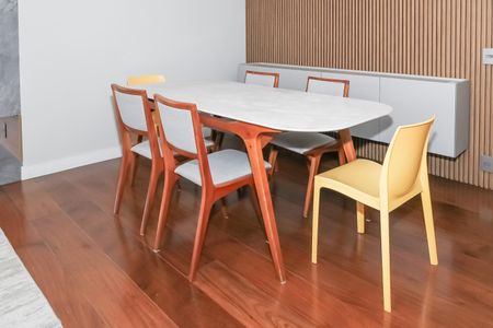 Apartamento para alugar com 172m², 4 quartos e 3 vagas Apartamento para alugar com 172m², 4 quartos e 3 vagasSala