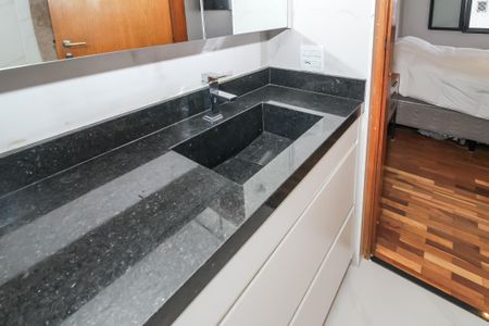 Apartamento para alugar com 172m², 4 quartos e 3 vagas Apartamento para alugar com 172m², 4 quartos e 3 vagasBanheiro da Suíte 1