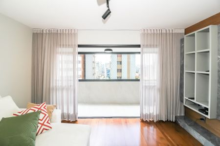 Apartamento para alugar com 172m², 4 quartos e 3 vagas Apartamento para alugar com 172m², 4 quartos e 3 vagasVaranda